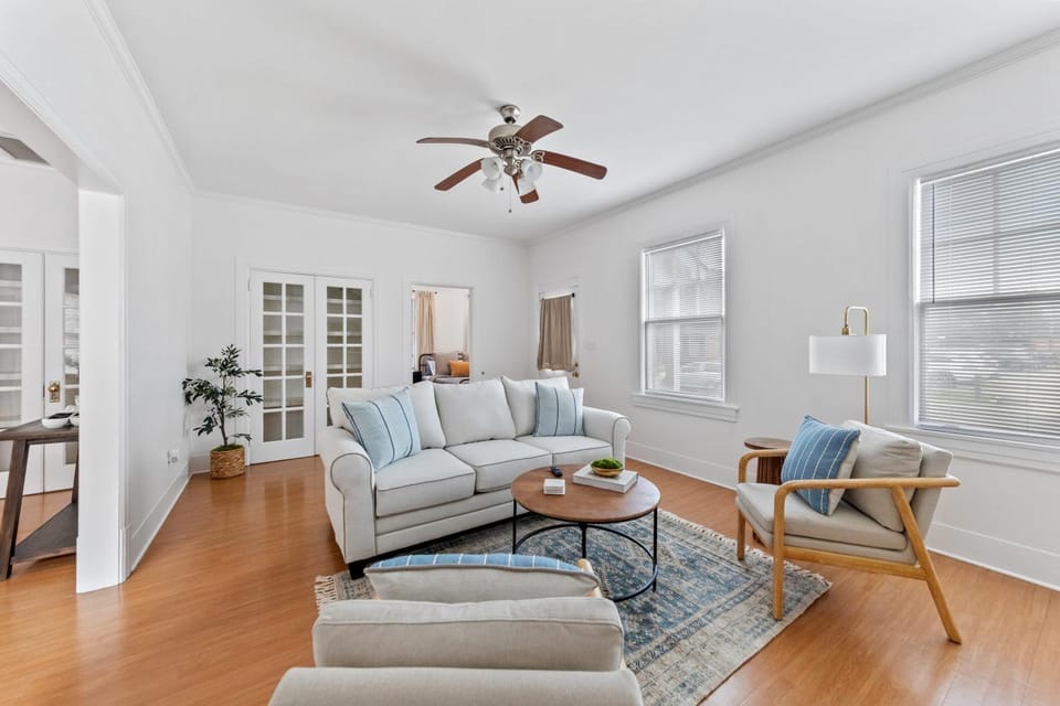 Historic Home w a Fresh Look - Downtown House in New Iberia