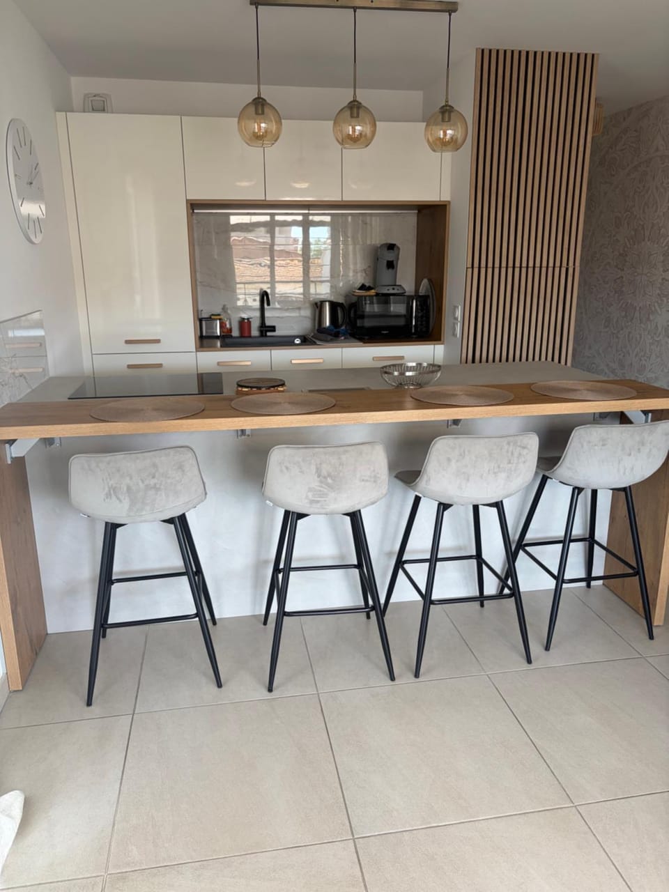Dining area, kitchen