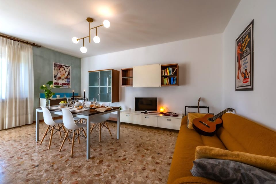 TV and multimedia, heating, internet, air conditioner