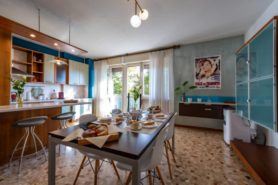 Dining area, heating, internet, air conditioner