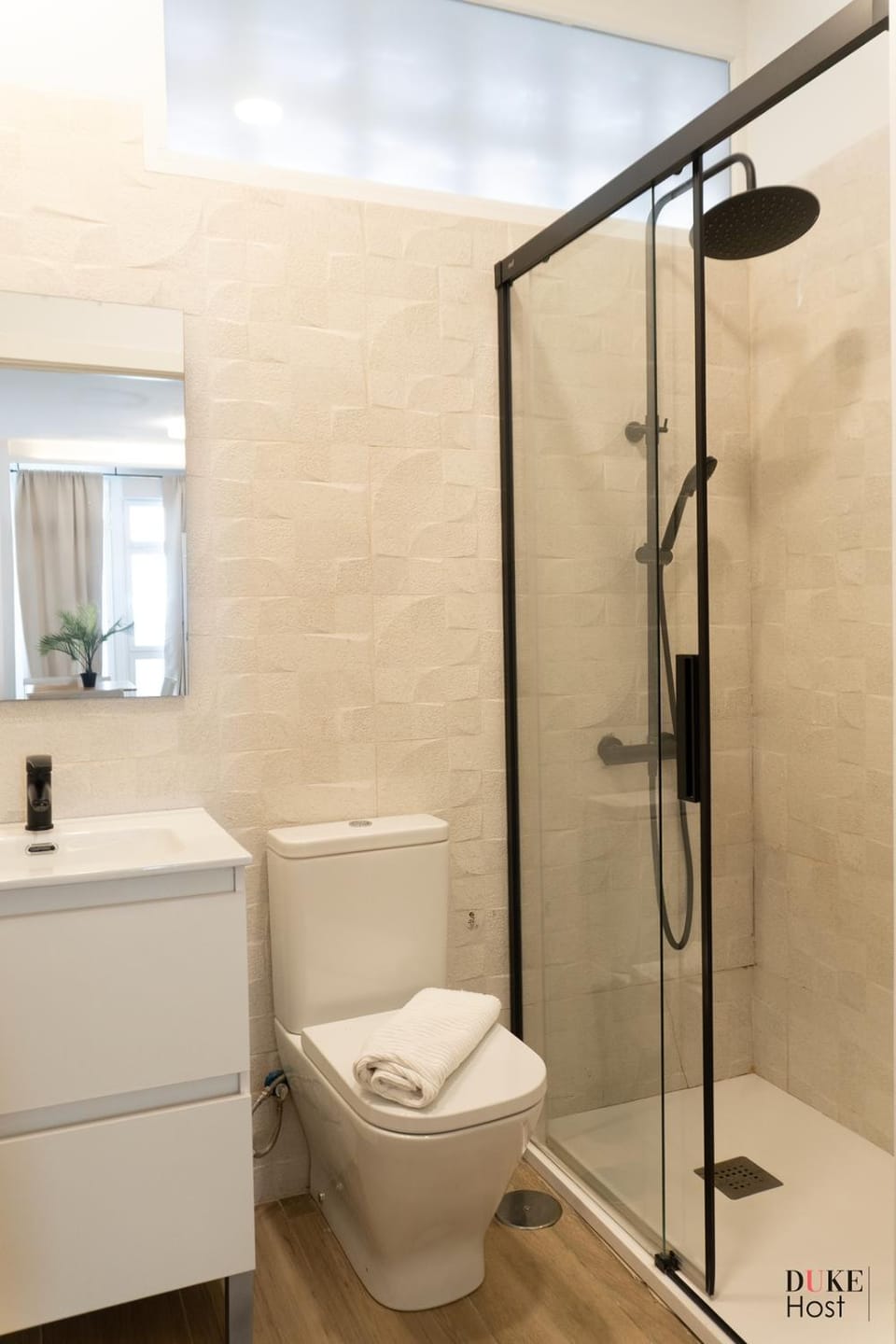 CH Plaza Castilla 1 Bed and Breakfast in Madrid