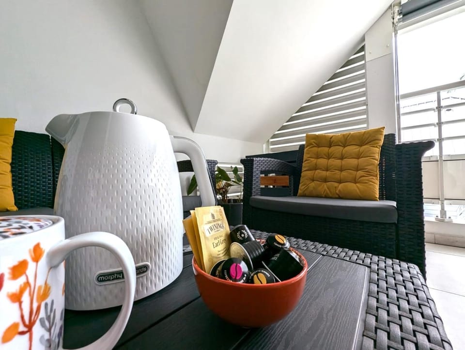 Coffee/tea facilities, Balcony/Terrace, Seating area