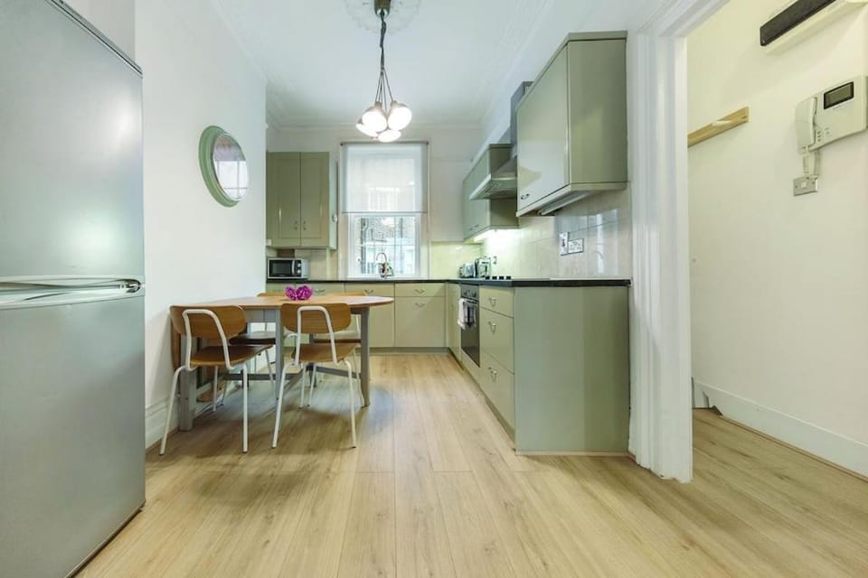 3 Bedroom Apartment in Westminster Apartment in City of Westminster