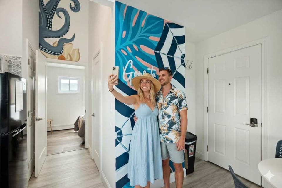 Ocean Views Newly Renovated Private Balcony Apartment in Hampton Beach