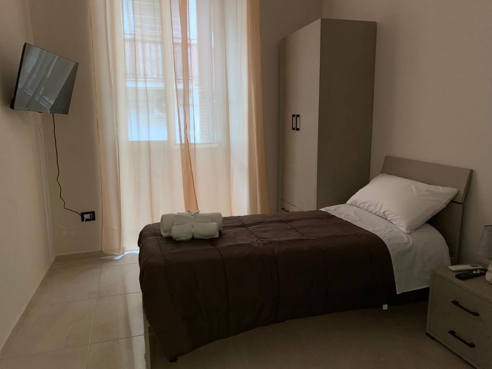 TV and multimedia, Bedroom, locker, wardrobe, air conditioner