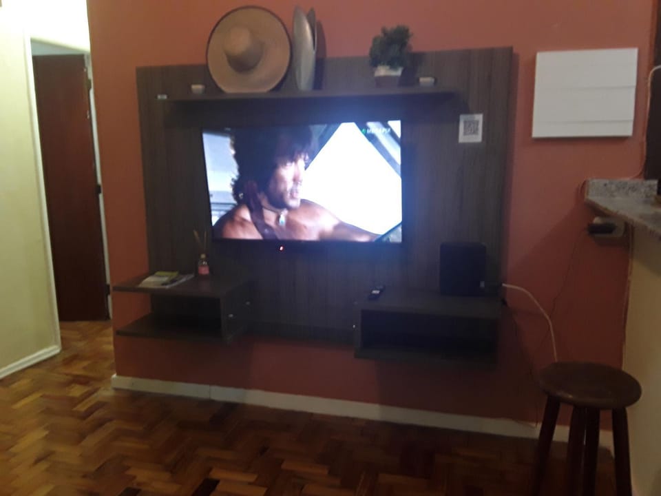 Communal lounge/ TV room, Living room, Meeting/conference room, locker