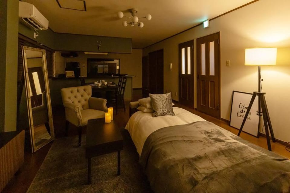 Bed, Living room
