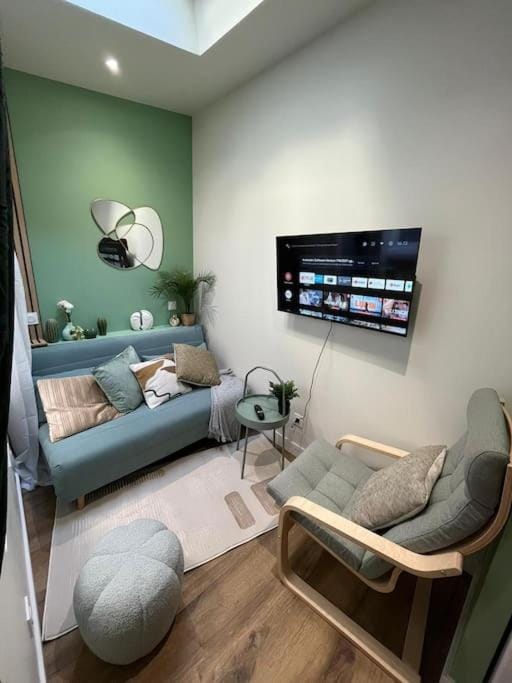 Une mise au vert en centre ville Apartment in Bourgogne-Franche-Comté