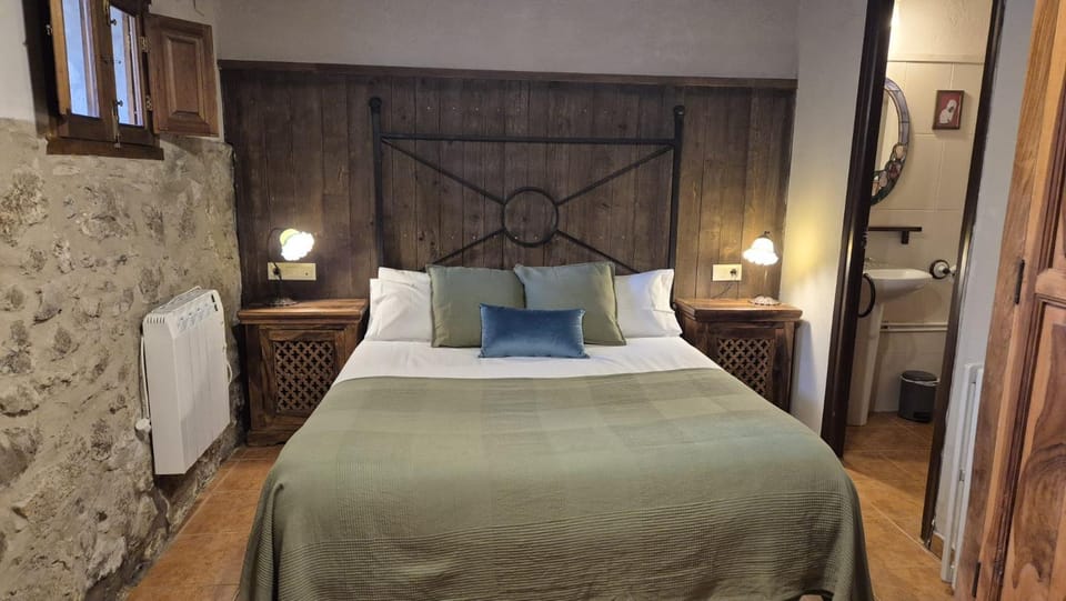 Bed, Photo of the whole room