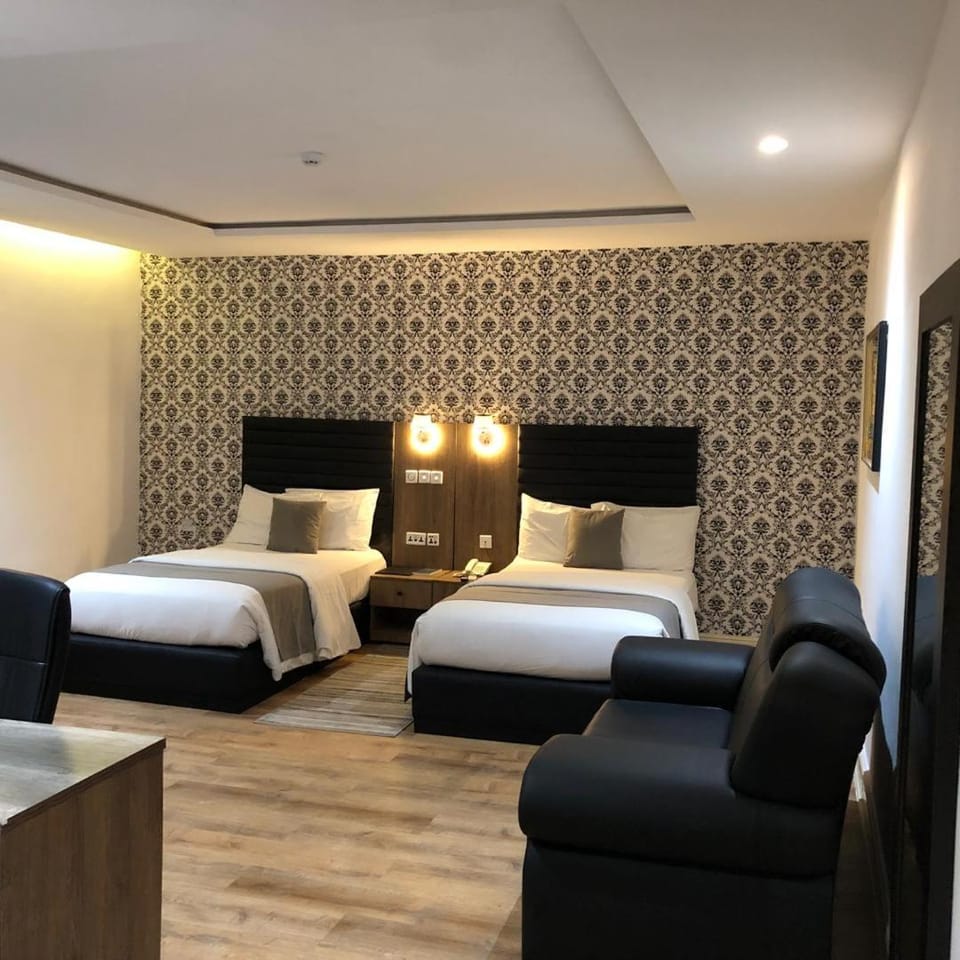 Crownsville Hotel - Airport Road Hotel in Nigeria