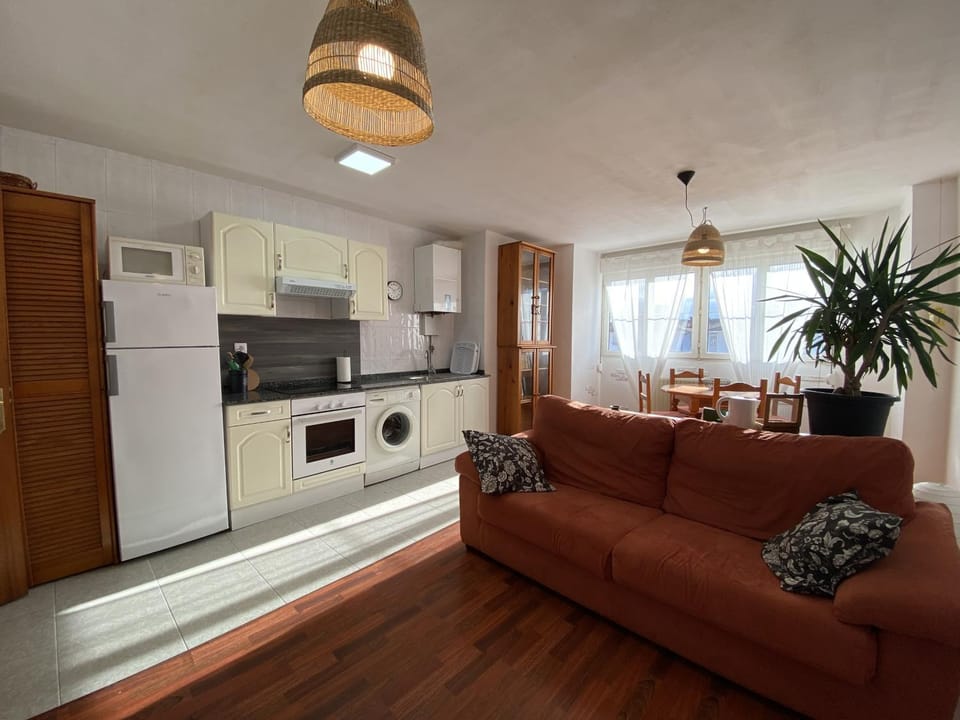 Kitchen or kitchenette, Living room