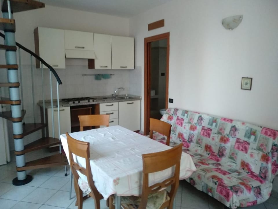Kitchen or kitchenette, Living room, Dining area
