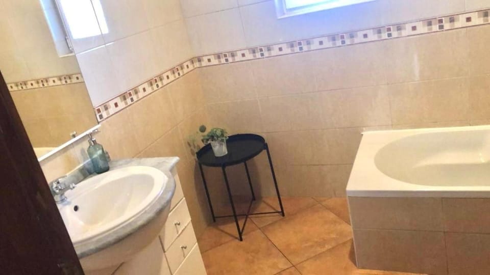 Beautiful Penthouse Two Bed Roof Apartment in Albufeira