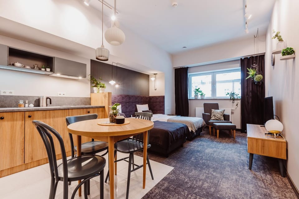 TV and multimedia, Kitchen or kitchenette, Living room, Photo of the whole room, Dining area