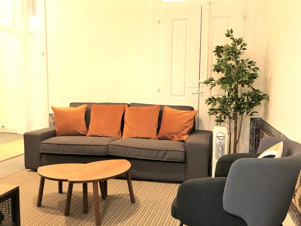 Living room, Seating area