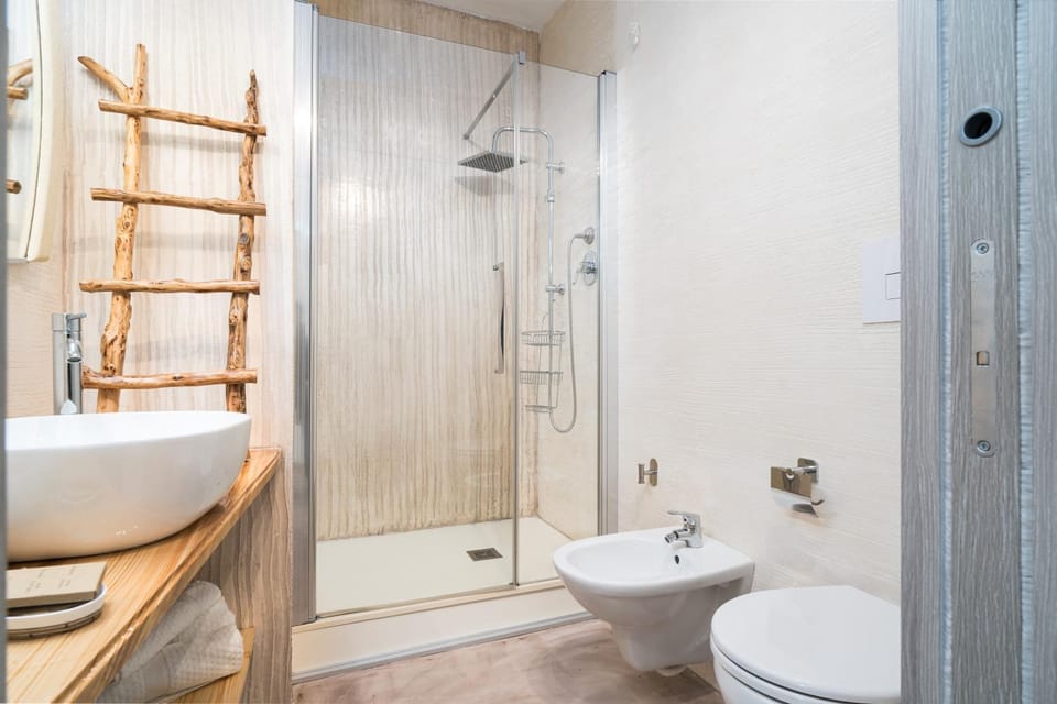 Bathroom, Living room