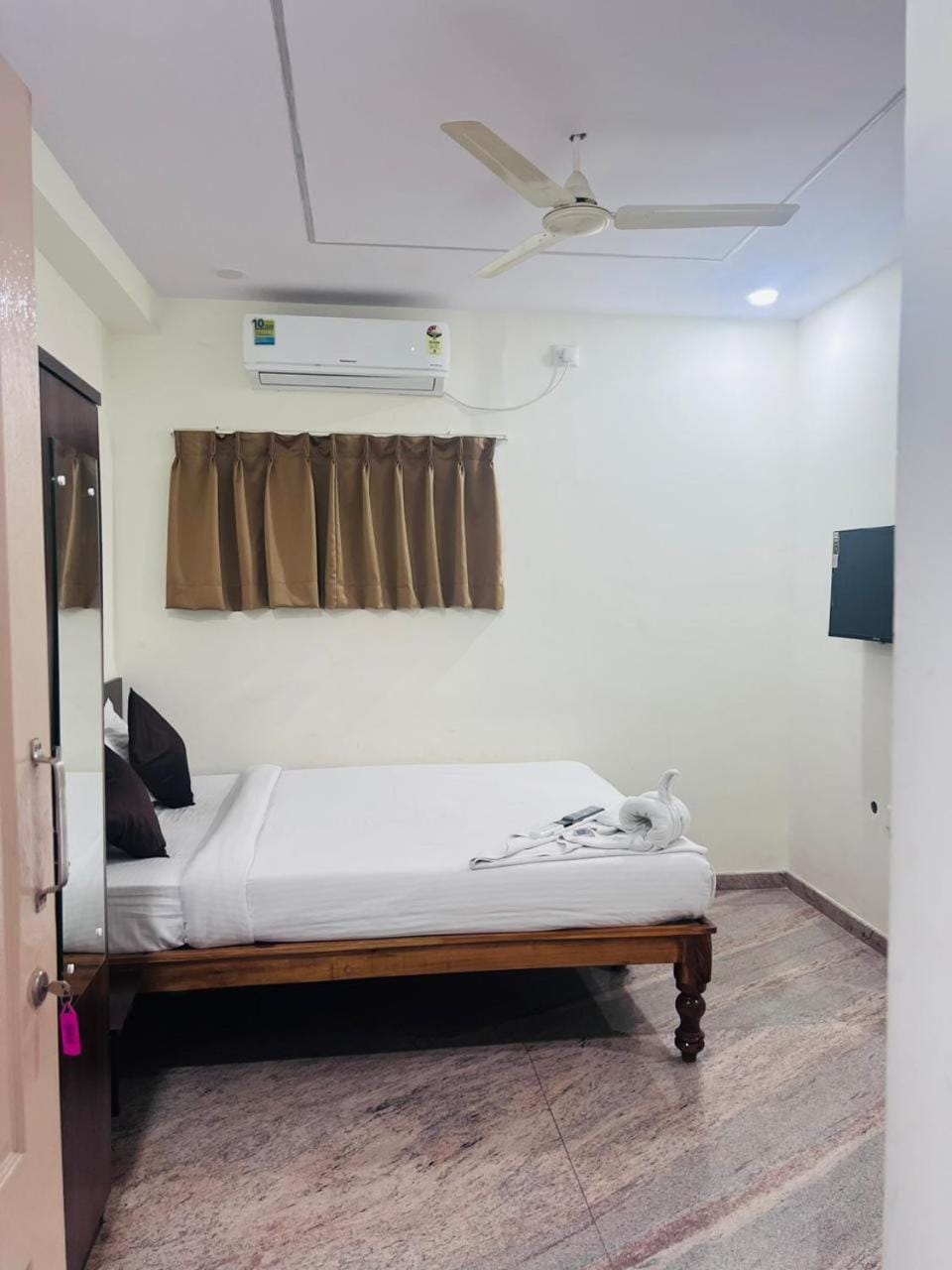 TV and multimedia, Bedroom, air conditioner
