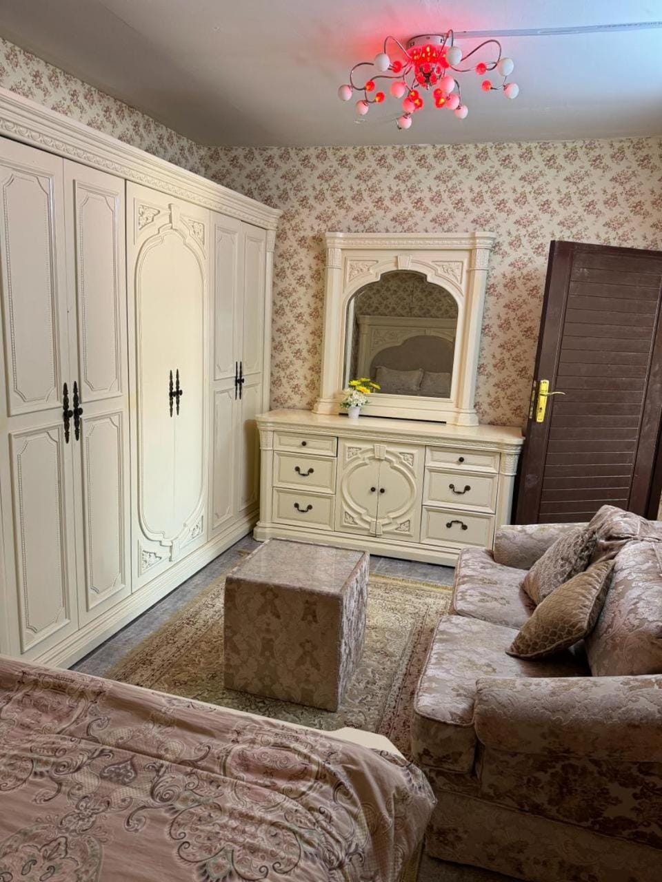 Photo of the whole room, Seating area, Bedroom, wardrobe