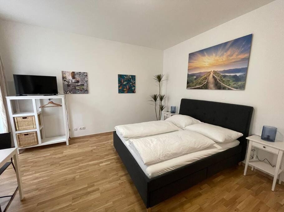 Bed, Photo of the whole room