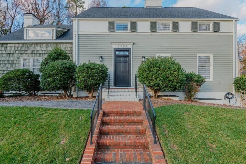 Artopia Retreat and Marys Gatehouse Superlisting House in Greensboro