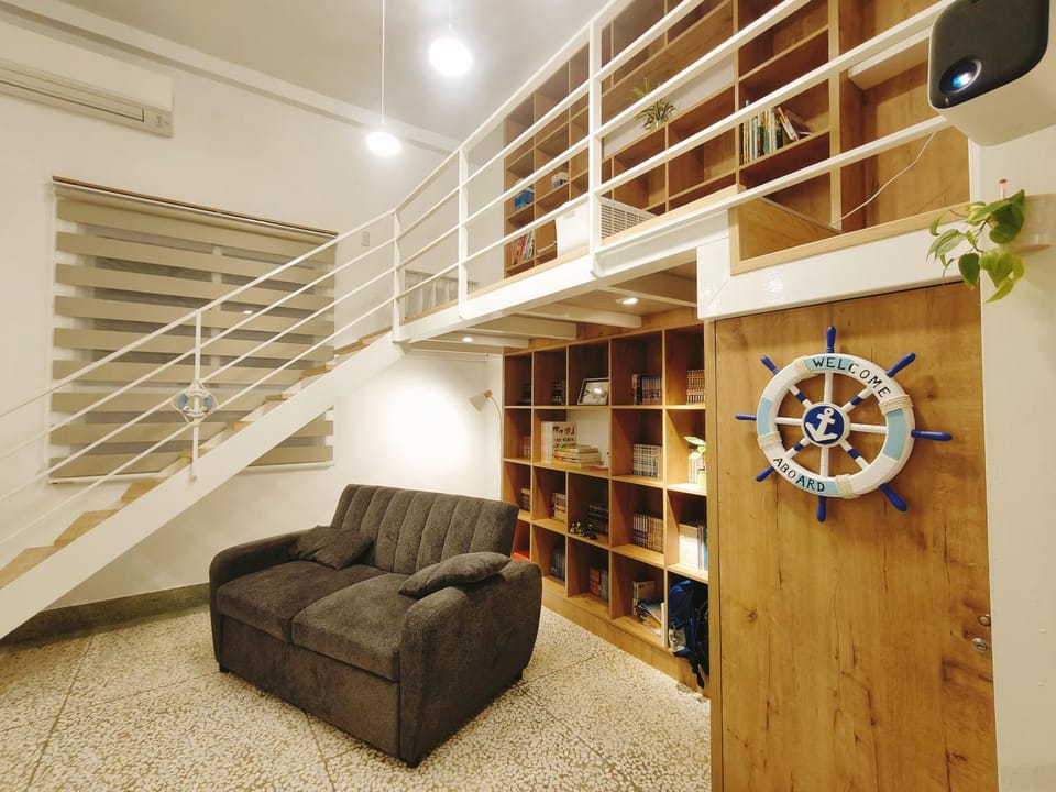 Library, Living room