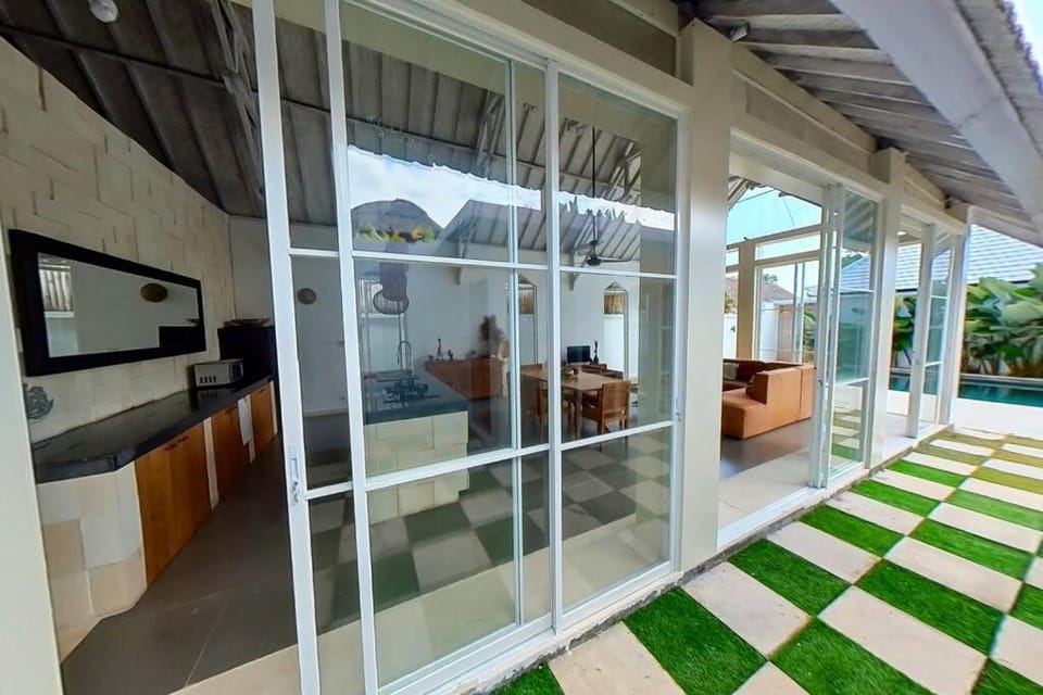 Spacious tropical 3BR pool villa Villa in North Kuta