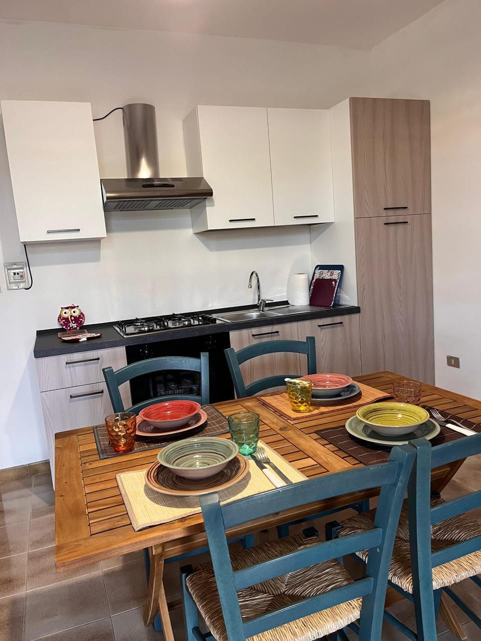 Kitchen or kitchenette, Living room, Seating area, Dining area, pet friendly, stove
