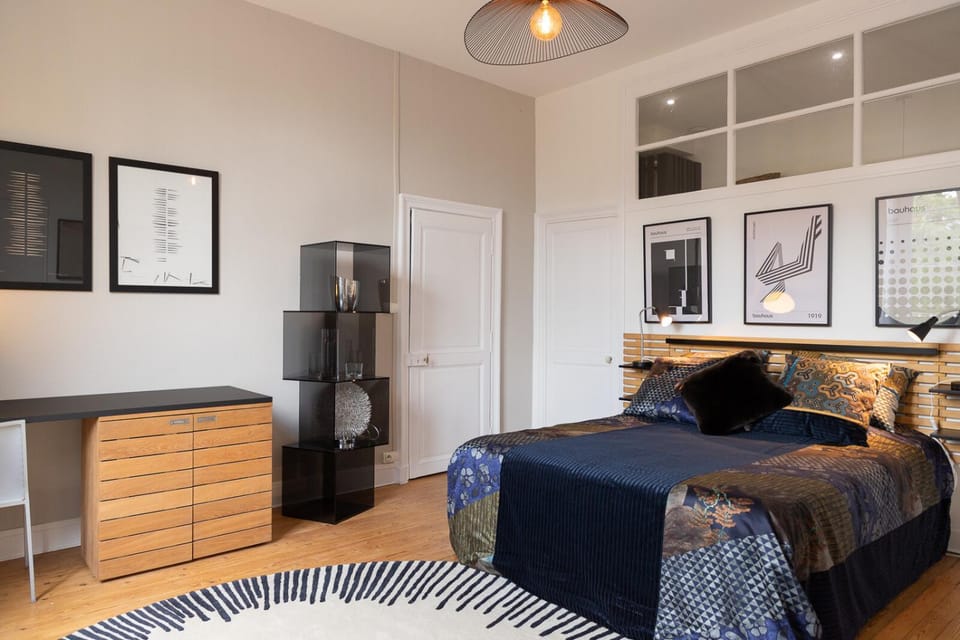 Bed, Photo of the whole room