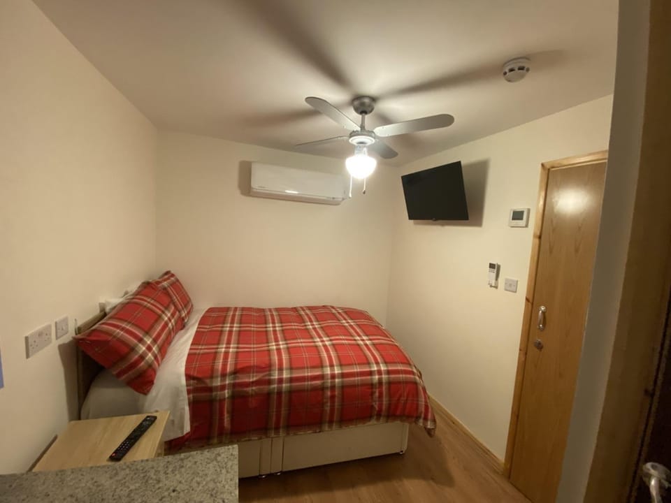 Camden Town Studios Apartment in London Borough of Camden