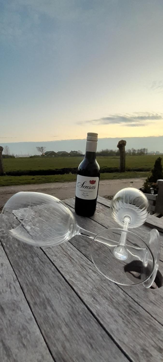 Stacaravan op de paardenboerderij Sneek Campground/ 
RV Resort in Friesland, Netherlands
