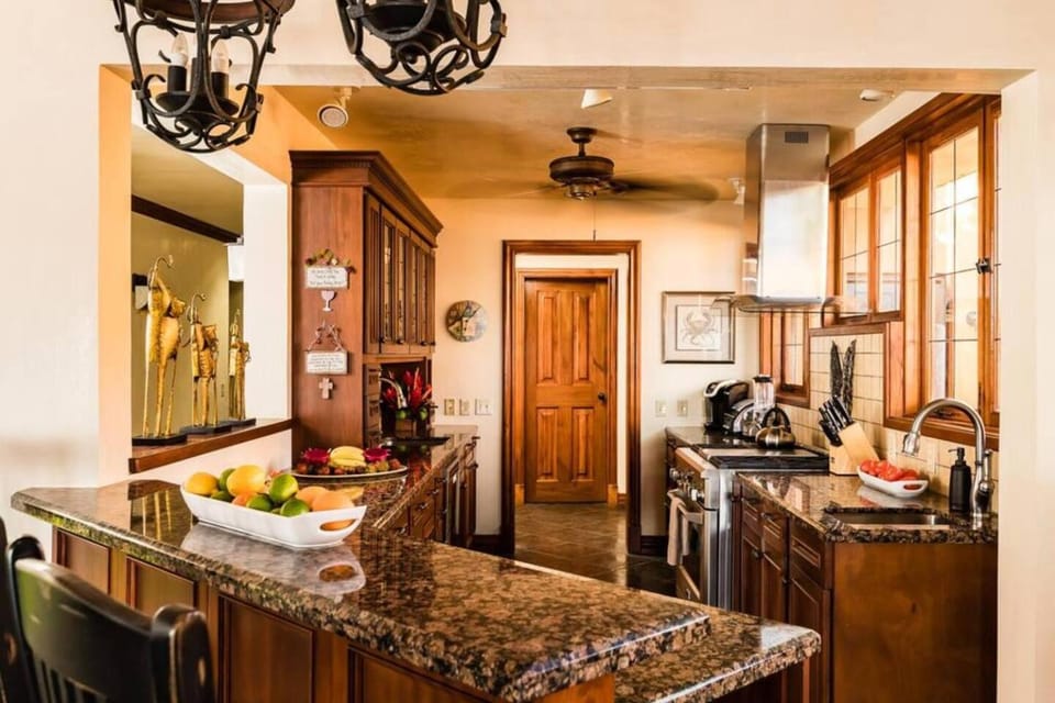 Exclusive Beachfront Villa Private Pool & BBQ House in Playa Langosta