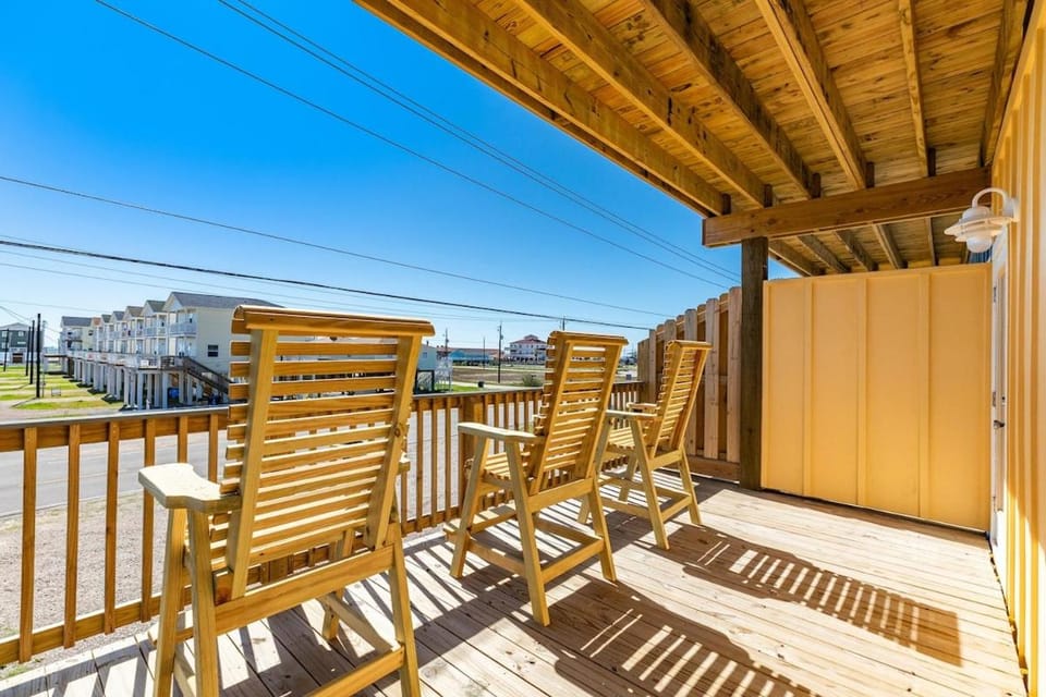 Short walk to Beach House in Surfside Beach