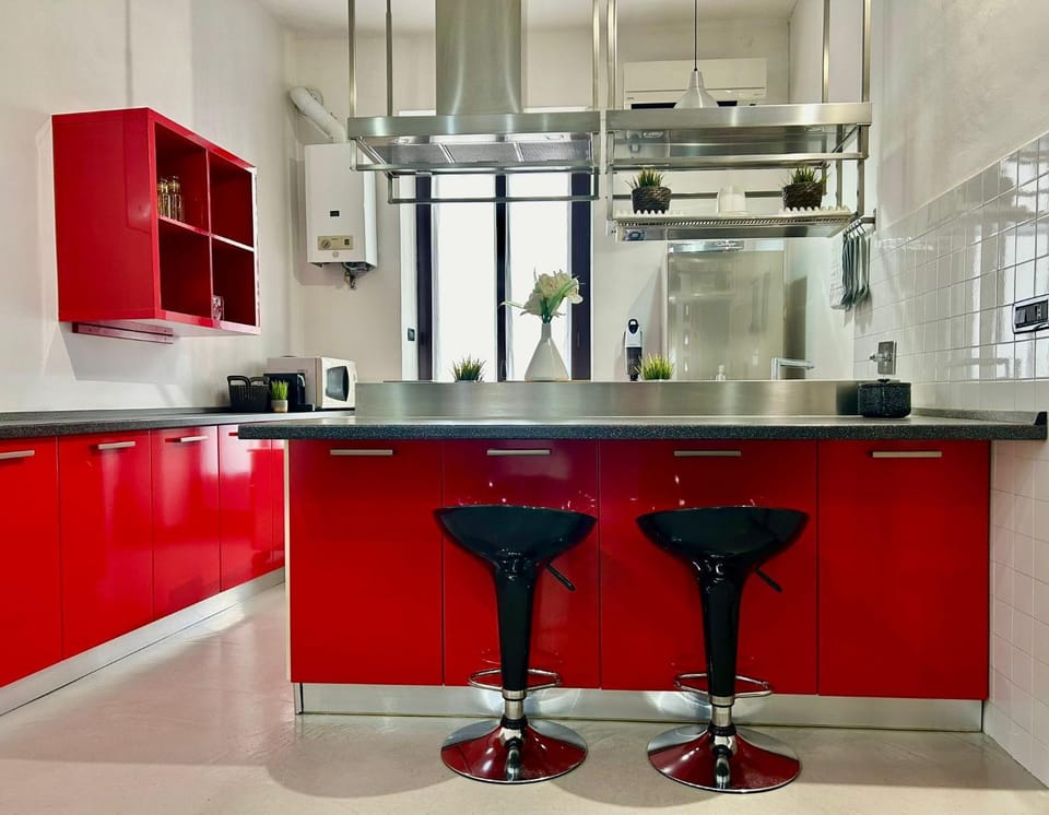 minibar, kitchen