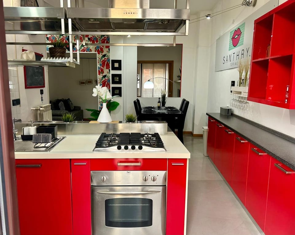 Kitchen or kitchenette, pet friendly, stove