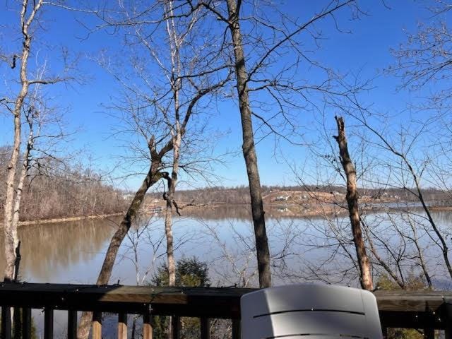 Holiday Hills Resort Campground/ 
RV Resort in Lake Barkley