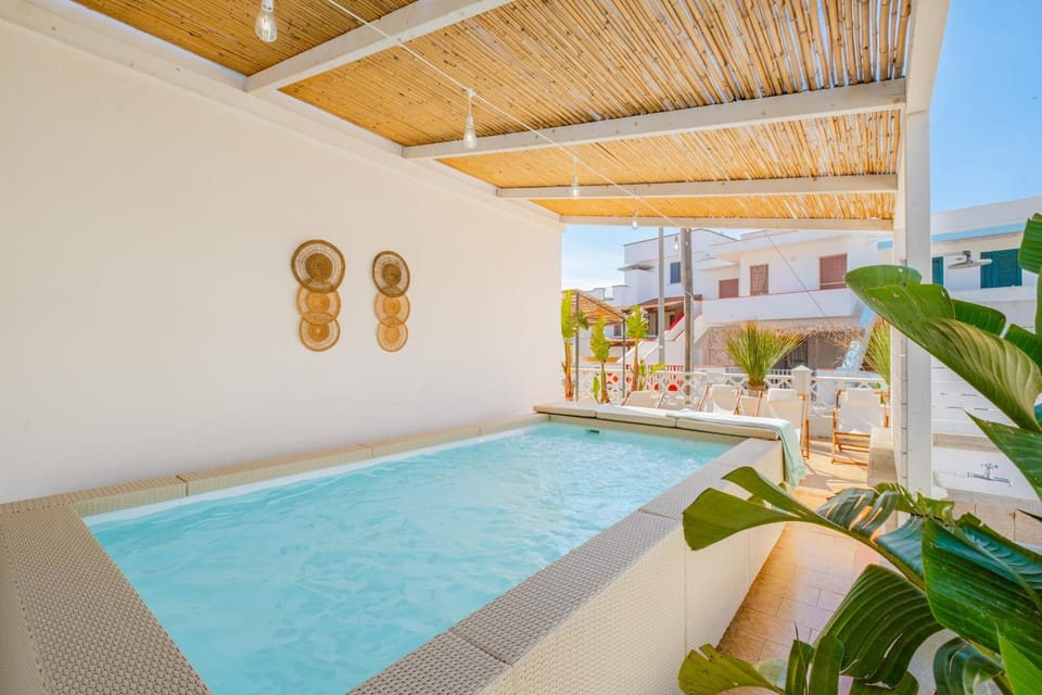 Day, Swimming pool