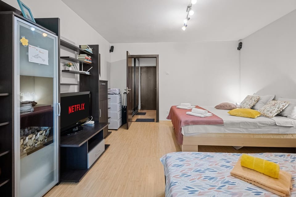FLH - Studio Vitan Apartment in Bucharest