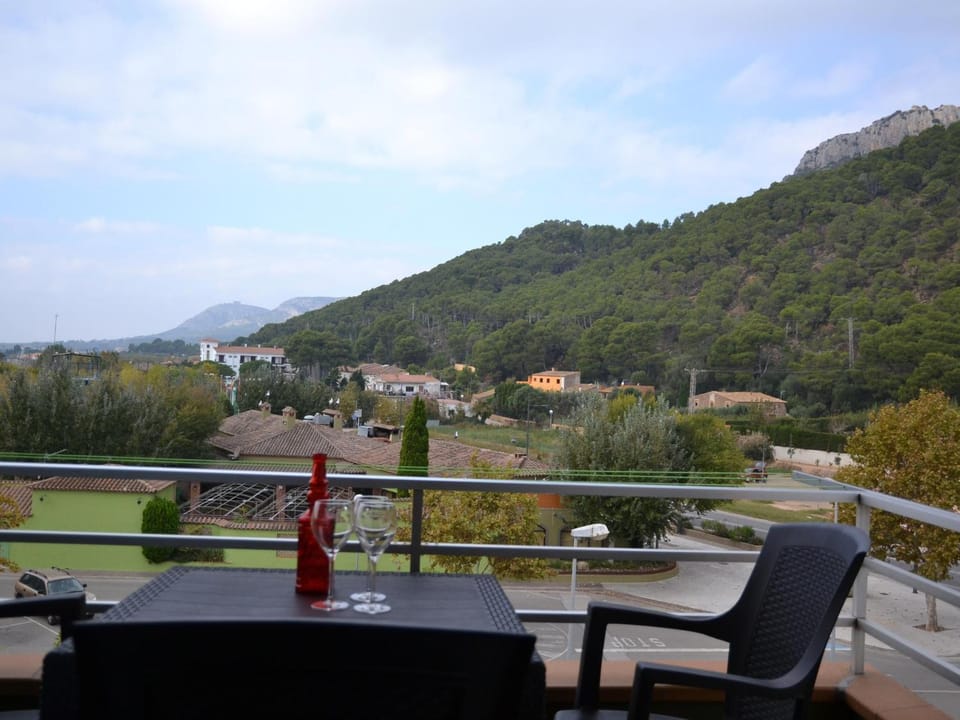Apartamento soleado con piscina cerca de la playa y del centro en L'Estartit - ES-323-18 Apartment in Baix Empordà