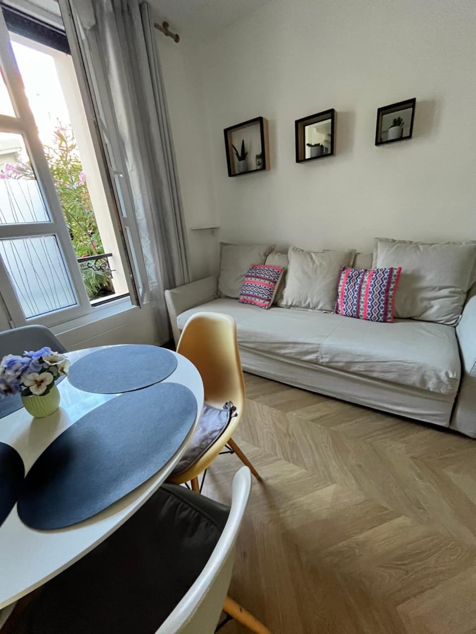 Appartement moderne et cosy , 5 min de la gare de RER D , remise des clés en main propre, Immeuble familial Apartment in Île-de-France
