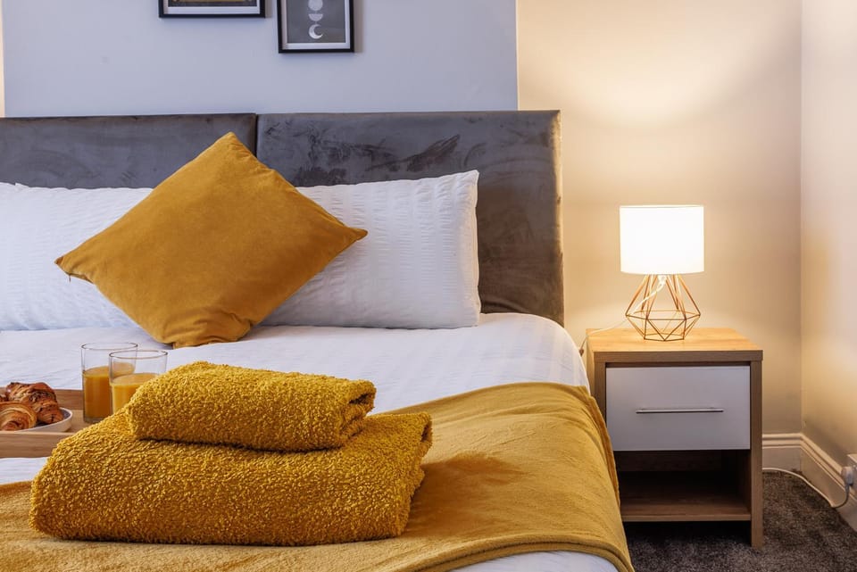 Bed, Bedroom