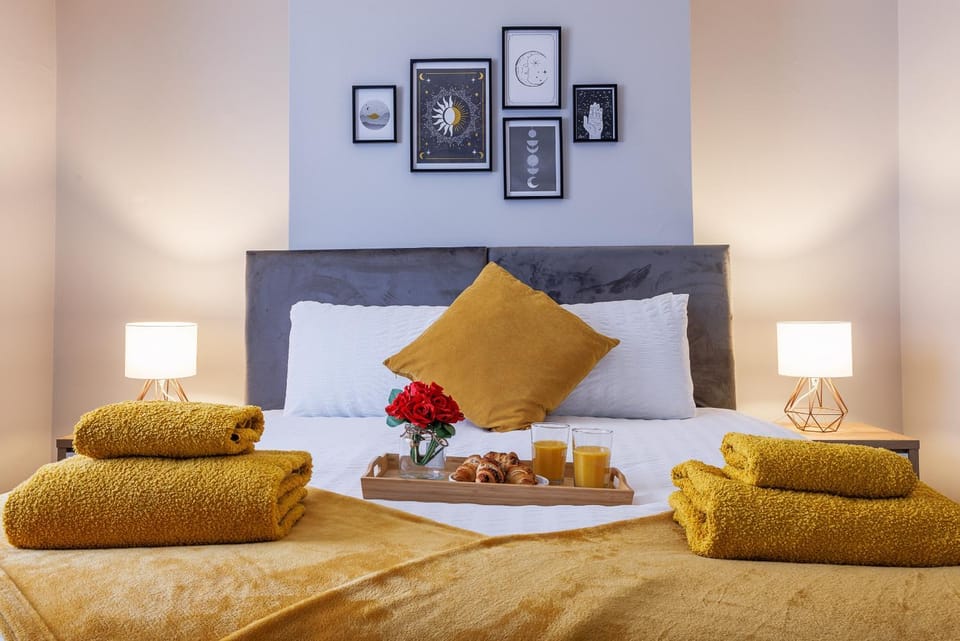 Bed, Bedroom