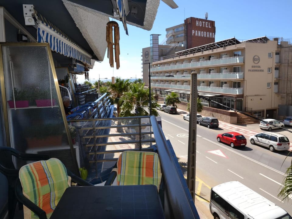 Apartamento acogedor con vista al mar, piscina y acceso directo a la playa en L'Estartit - ES-323-36 Apartment in Baix Empordà