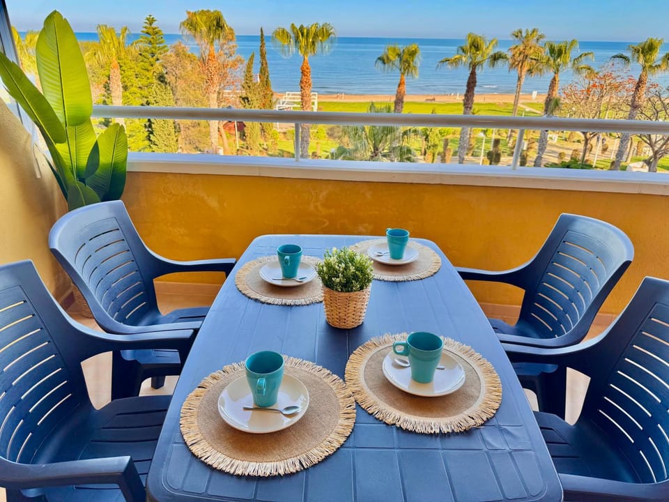 Patio, Day, Natural landscape, View (from property/room), Balcony/Terrace, Living room, Seating area, Dining area, Sea view