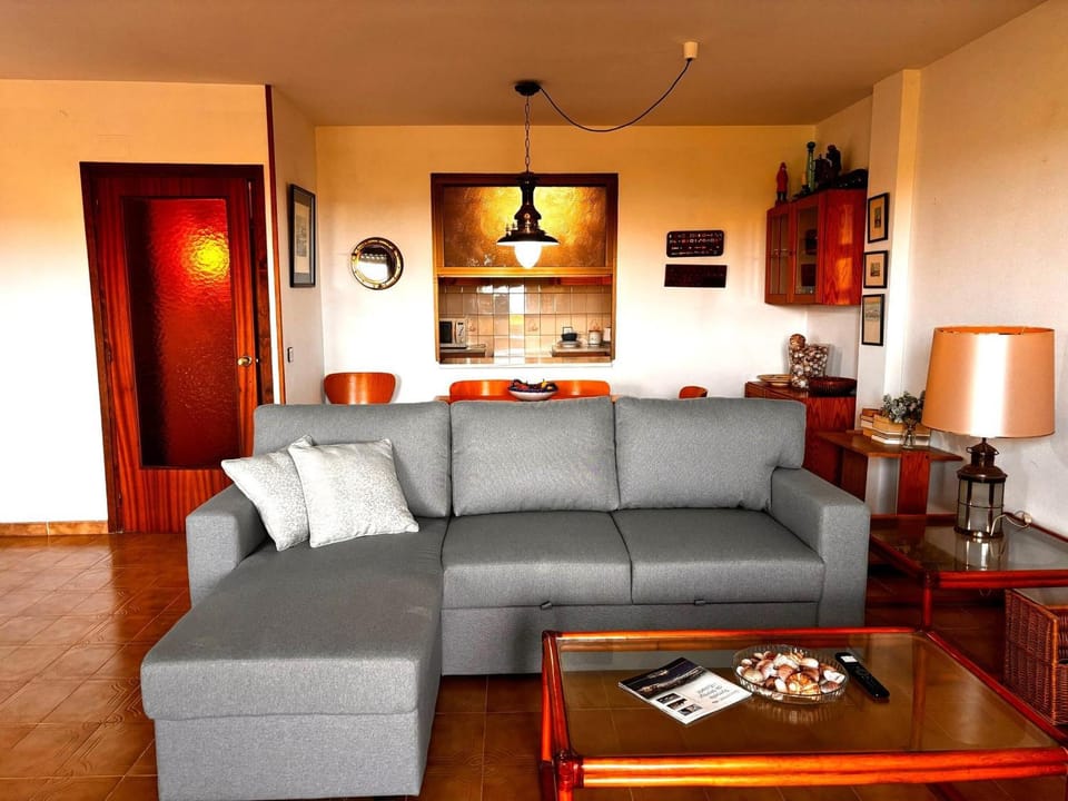 Apartamento junto a la Playa, L'Estartit, Mascotas Bienvenidas - ES-323-77 Apartment in Baix Empordà