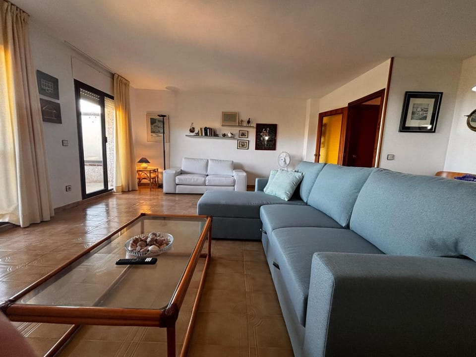 Apartamento junto a la Playa, L'Estartit, Mascotas Bienvenidas - ES-323-77 Apartment in Baix Empordà
