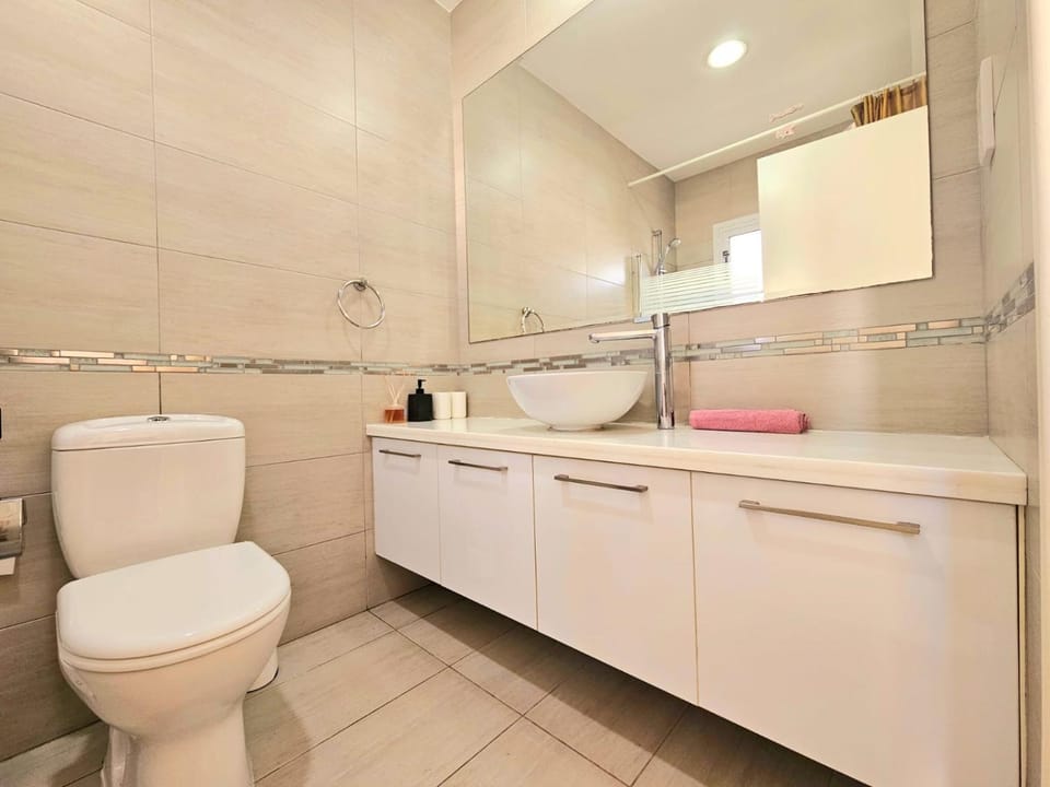Shower, Bathroom, towels