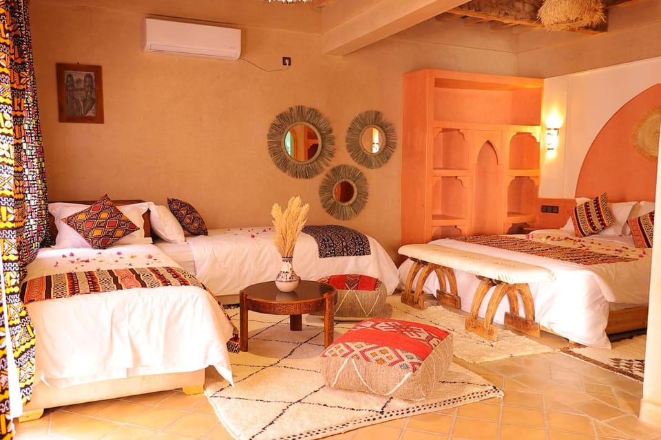 Bed, Photo of the whole room, Bedroom, air conditioner