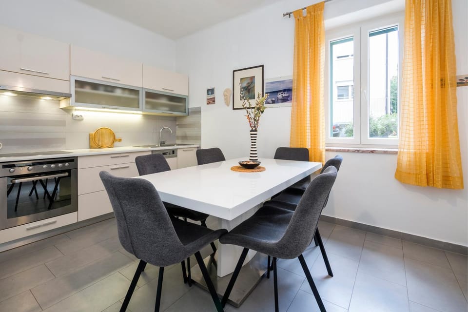 Dining area, Dinner