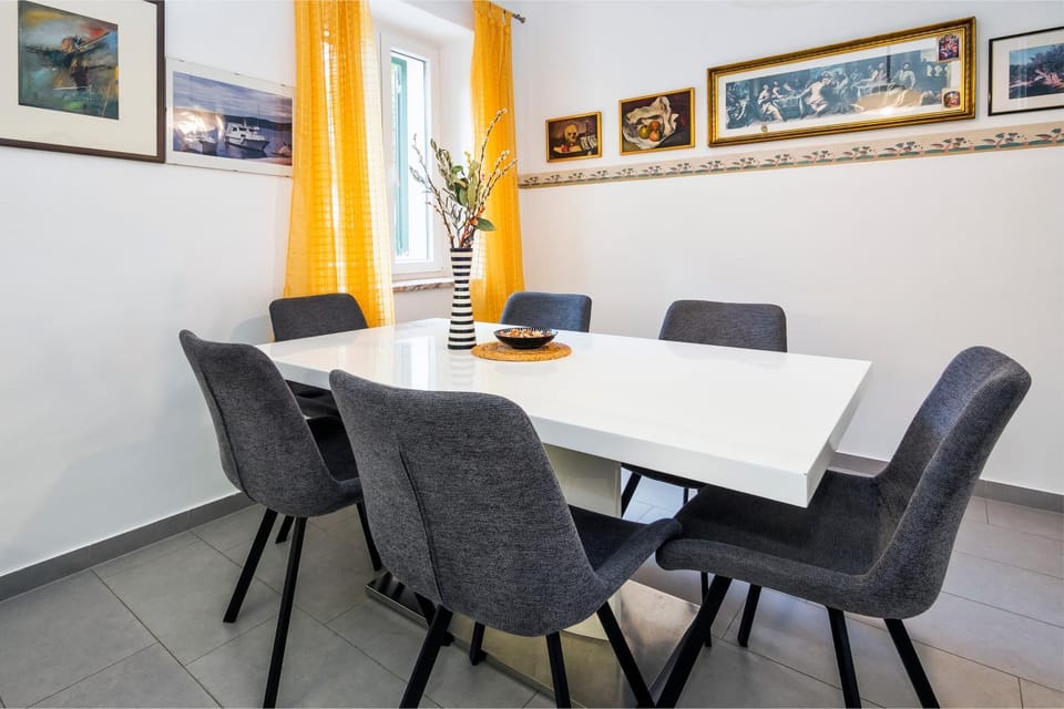 Dining area, Dinner