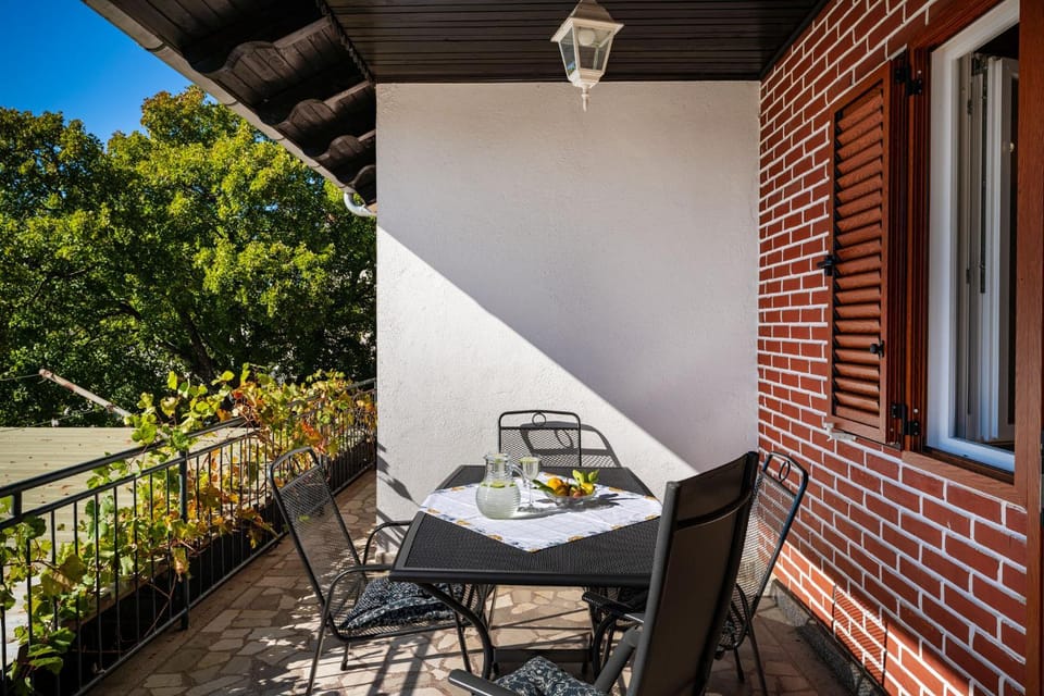 View (from property/room), Balcony/Terrace